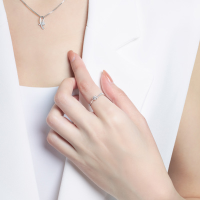 18K 白色黃金天然鑽石鑲嵌戒指