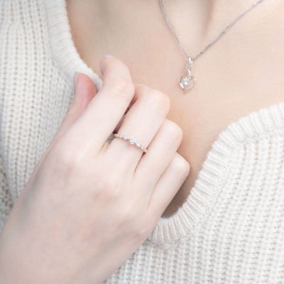 18K 白色黃金天然鑽石鑲嵌戒指